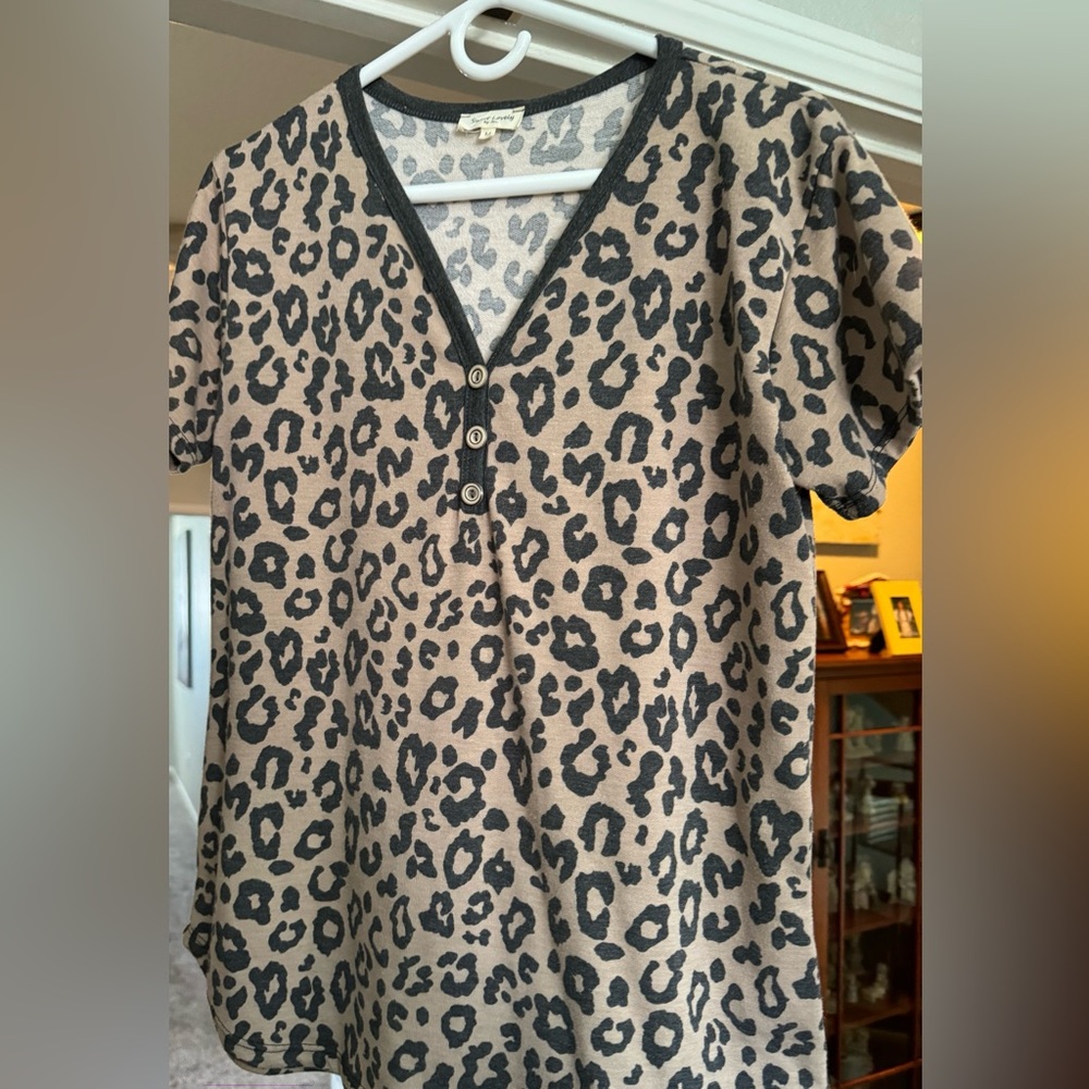Sweet Laundry cheetah print size M but fits size 12-14. SOLD
